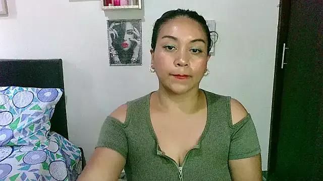 zaray_bella from StripChat is Freechat