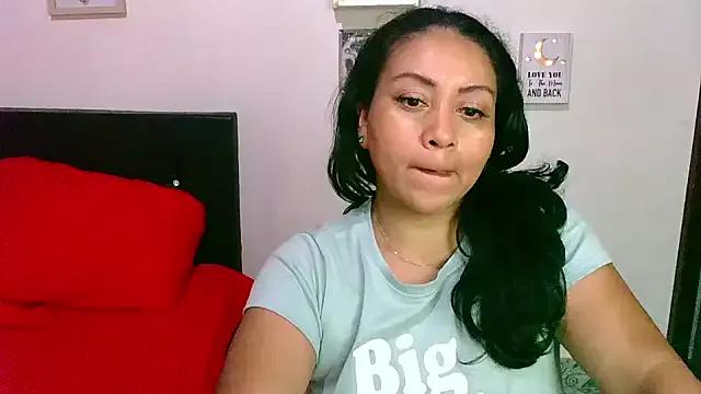 zaray_bella from StripChat