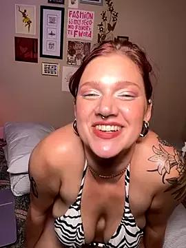 zarialove from StripChat is Freechat