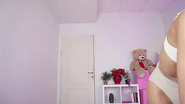 ZariaVera from StripChat is Freechat