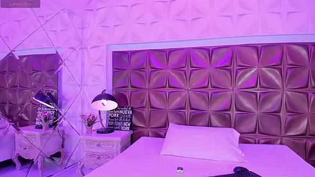 ZendayaRoux from StripChat is Freechat