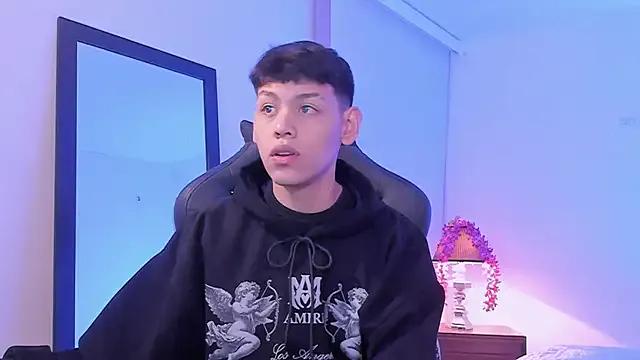 zeus_blaze from StripChat is Freechat