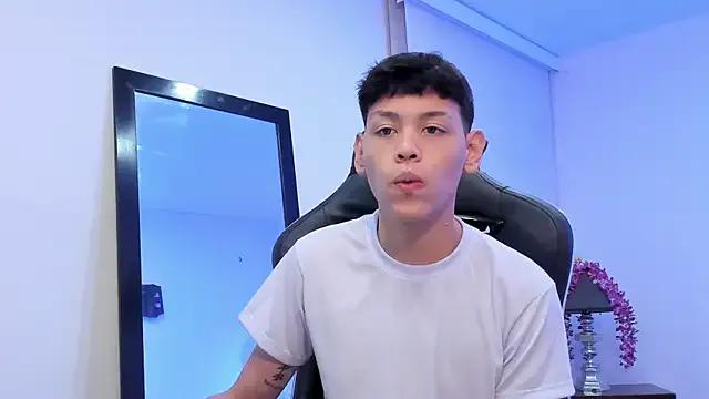zeus_blaze from StripChat is Freechat