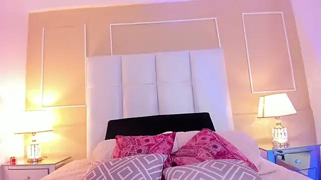 Zoe_Evans_ from StripChat is Freechat