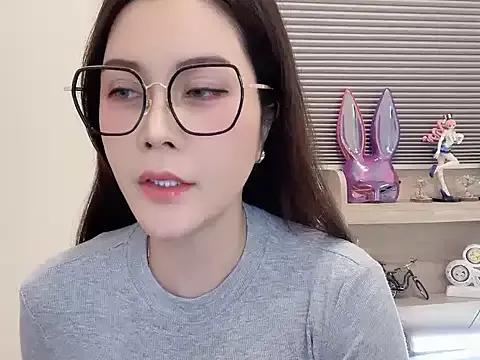 Zozo_qq from StripChat